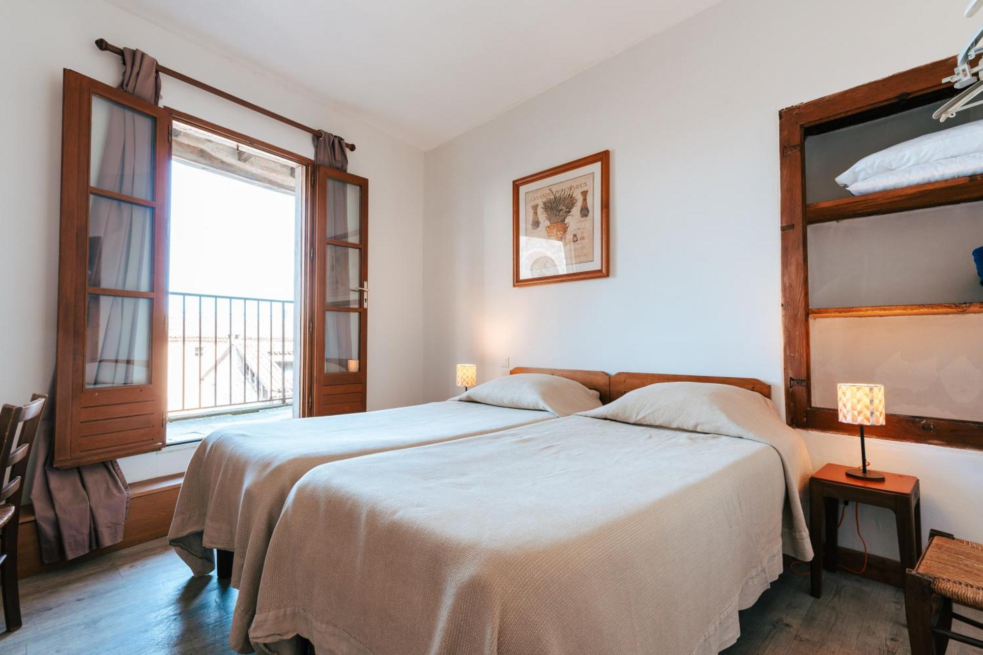 Des Consuls 3* Castelnau-de-Montmiral