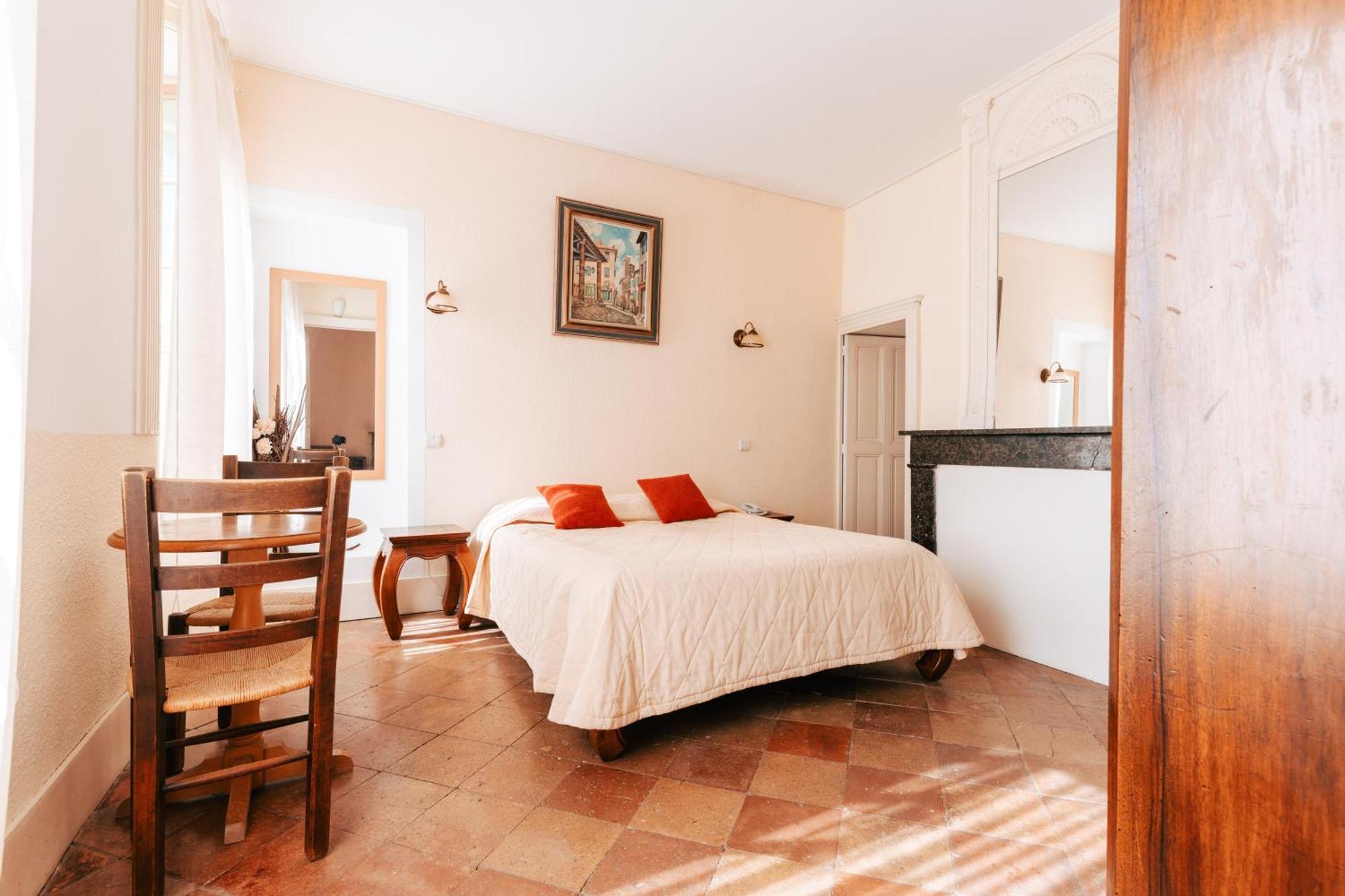 Hotel Des Consuls