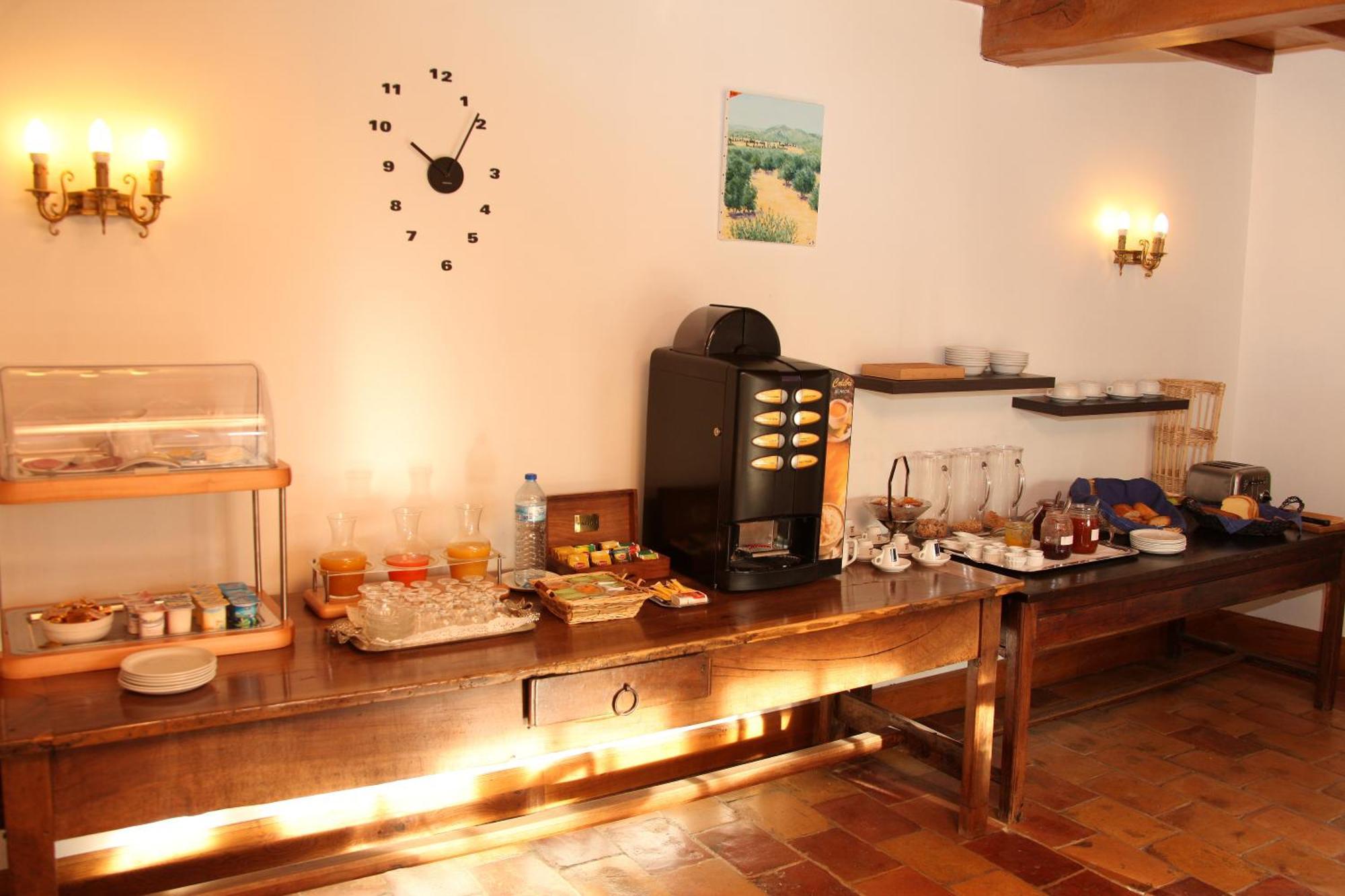 Hotel Des Consuls 3*
