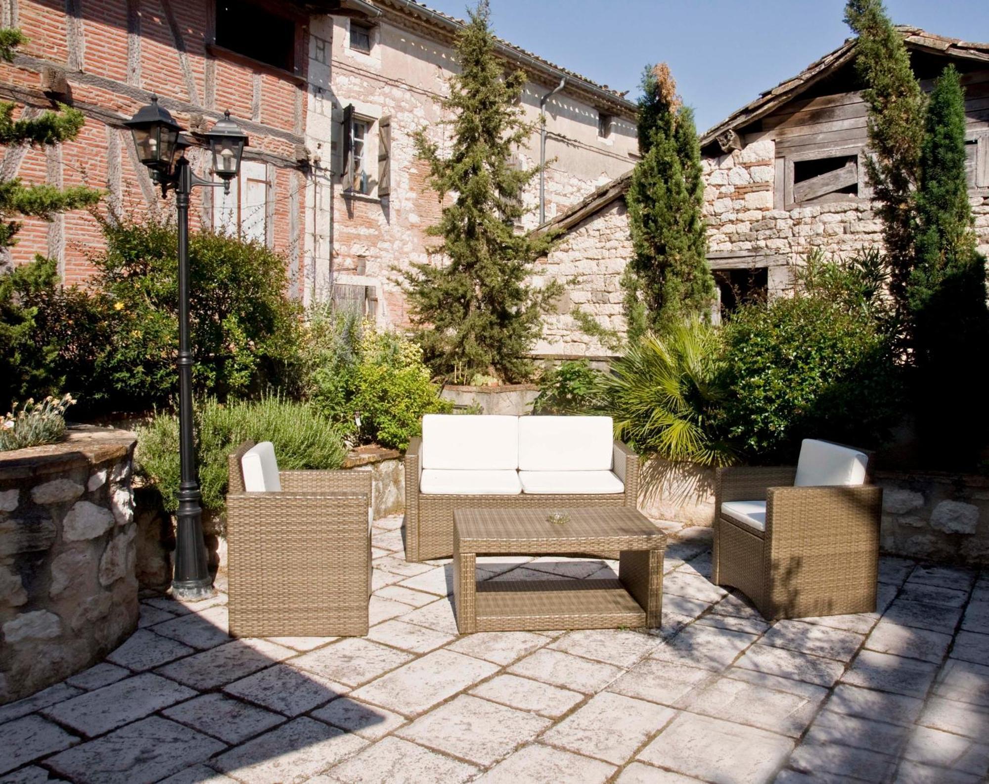 Des Consuls 3* Castelnau-de-Montmiral